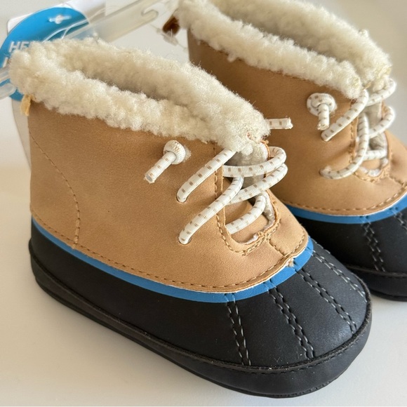 Carters Baby Tan and Black Kids Boots Blue Trim Winter Cozy Outdoor 0-3 mos NWT - Picture 8 of 9